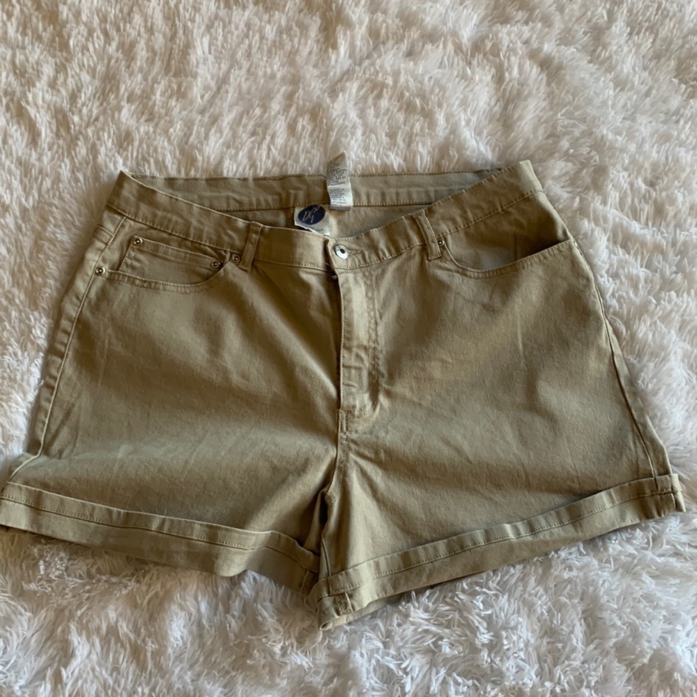 Diane Gilman Tan Shorts With Cuffed Hem